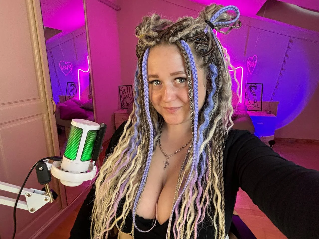 XXX Porn Photo of Nude LizzyShine 17