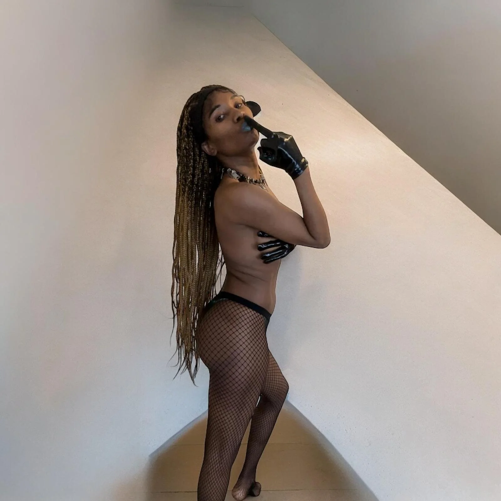 XXX Porn Photo of Nude ShantelSexyYoungMilfie 5