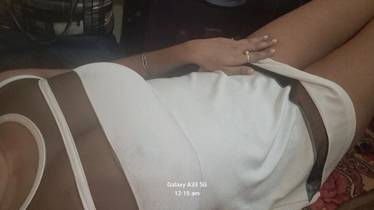 XXX Porn Photo of Nude MILFybar 9