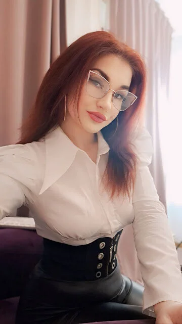XXX Porn Photo of Nude MistressKasandra 13
