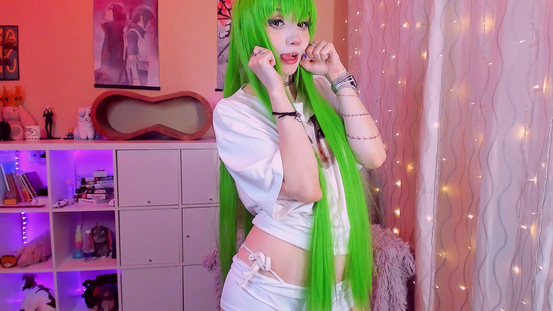 XXX Porn Photo of Nude yourcutewaifu 5