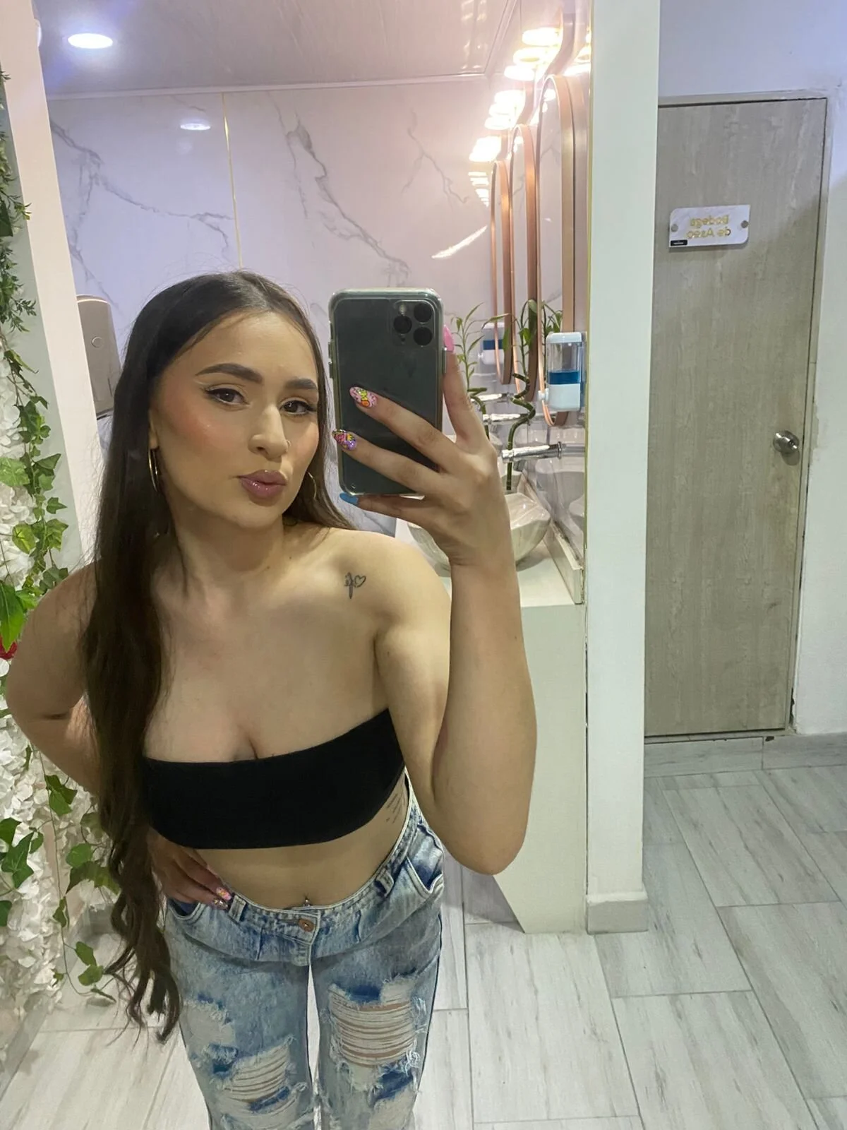 XXX Porn Photo of Nude Vanne_Queen_ 10