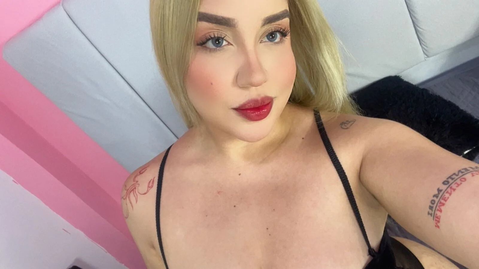 XXX Porn Photo of Nude White__doll 3