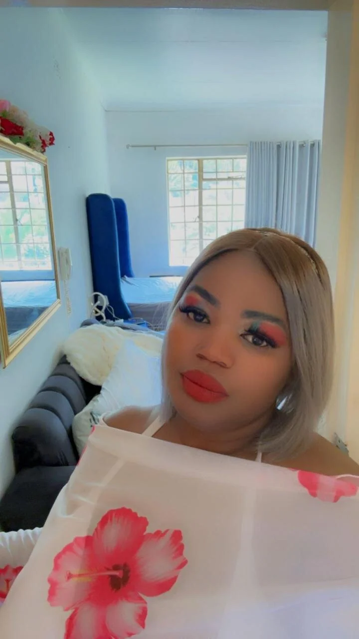XXX Porn Photo of Nude ROYALASS25 15