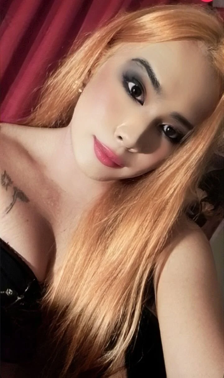 XXX Porn Photo of Nude Emily_fucker 3