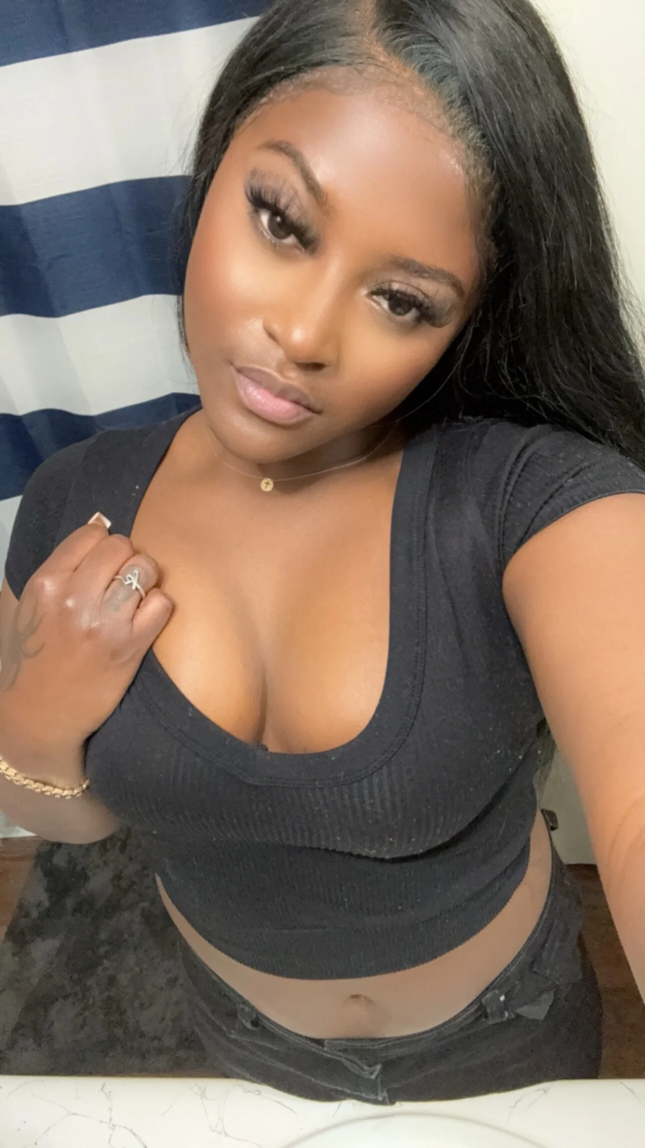 XXX Porn Photo of Nude urfavoritepoison 3