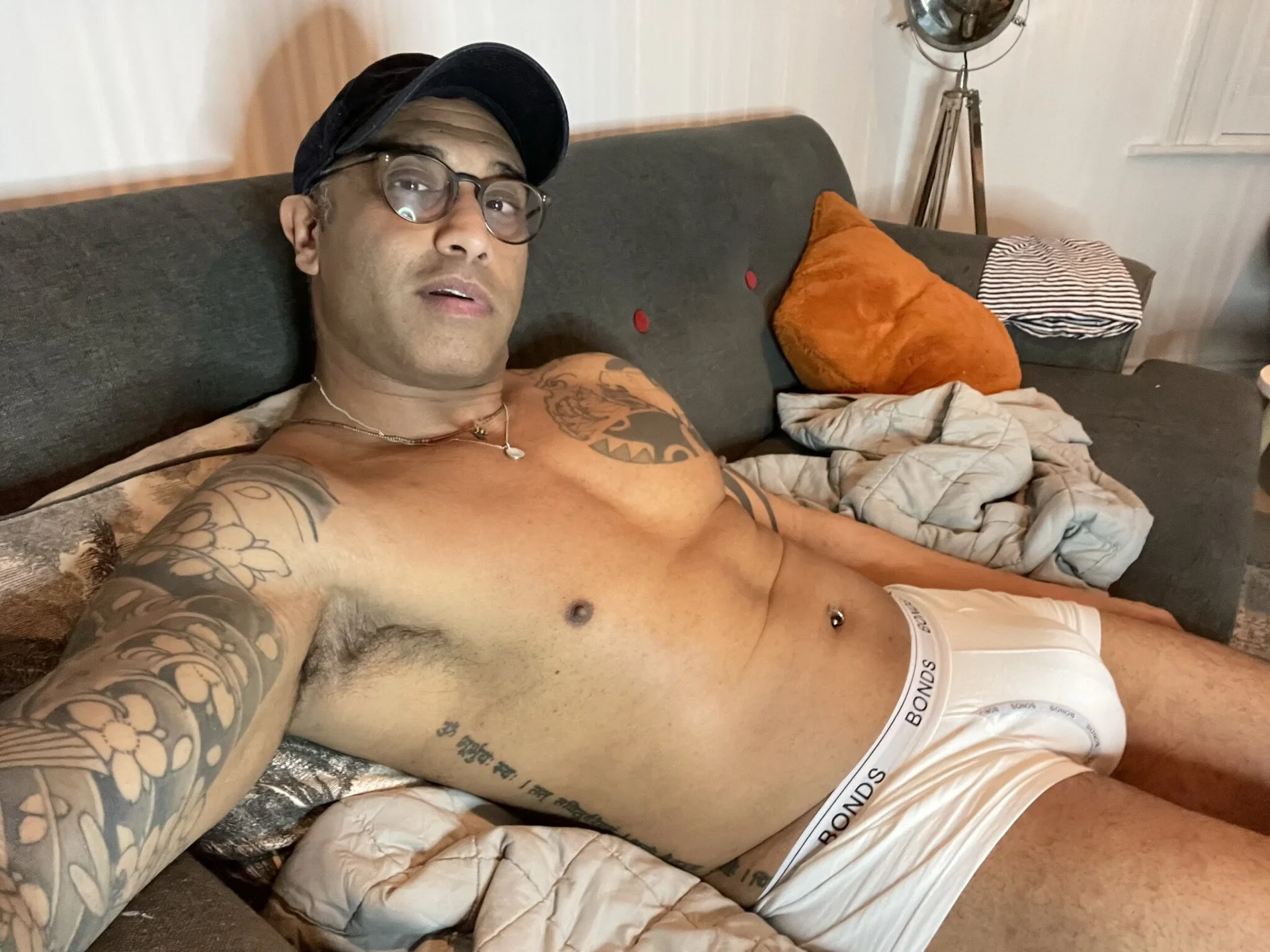 XXX Porn Photo of Nude hrnyboy1978 1