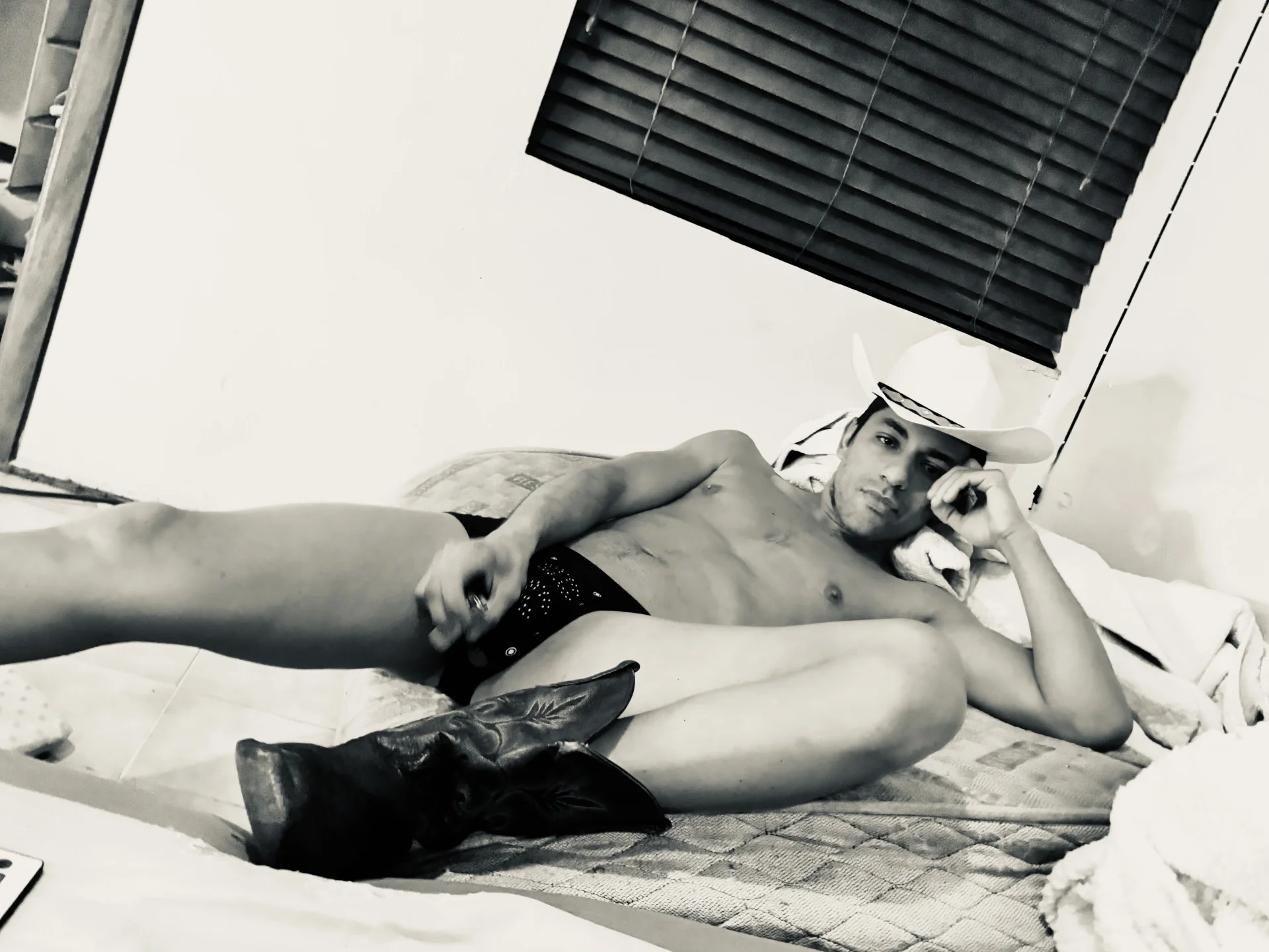 XXX Porn Photo of Nude kevinbolena 1