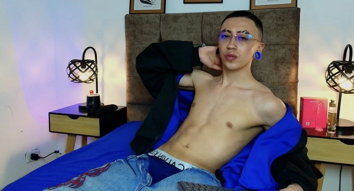 XXX Porn Photo of Nude Yoshua_Smith_ 17