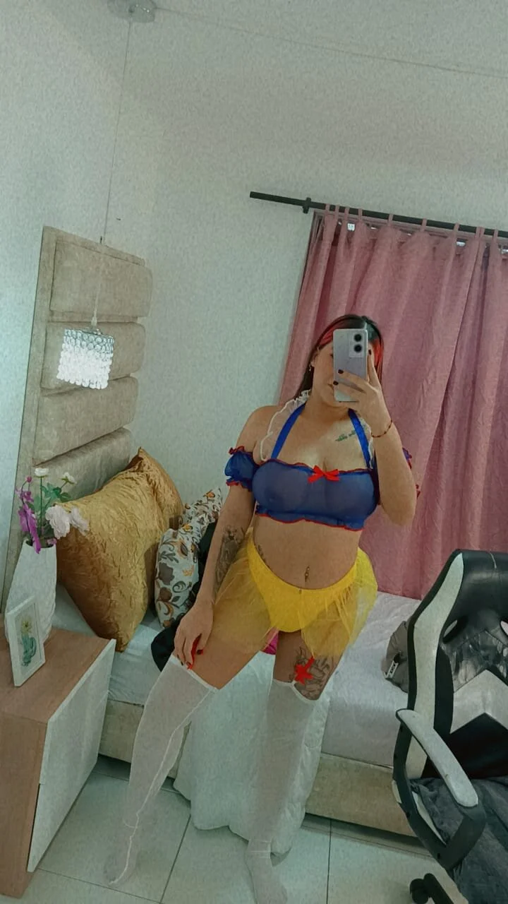 XXX Porn Photo of Nude hillary_uckerman_ 7