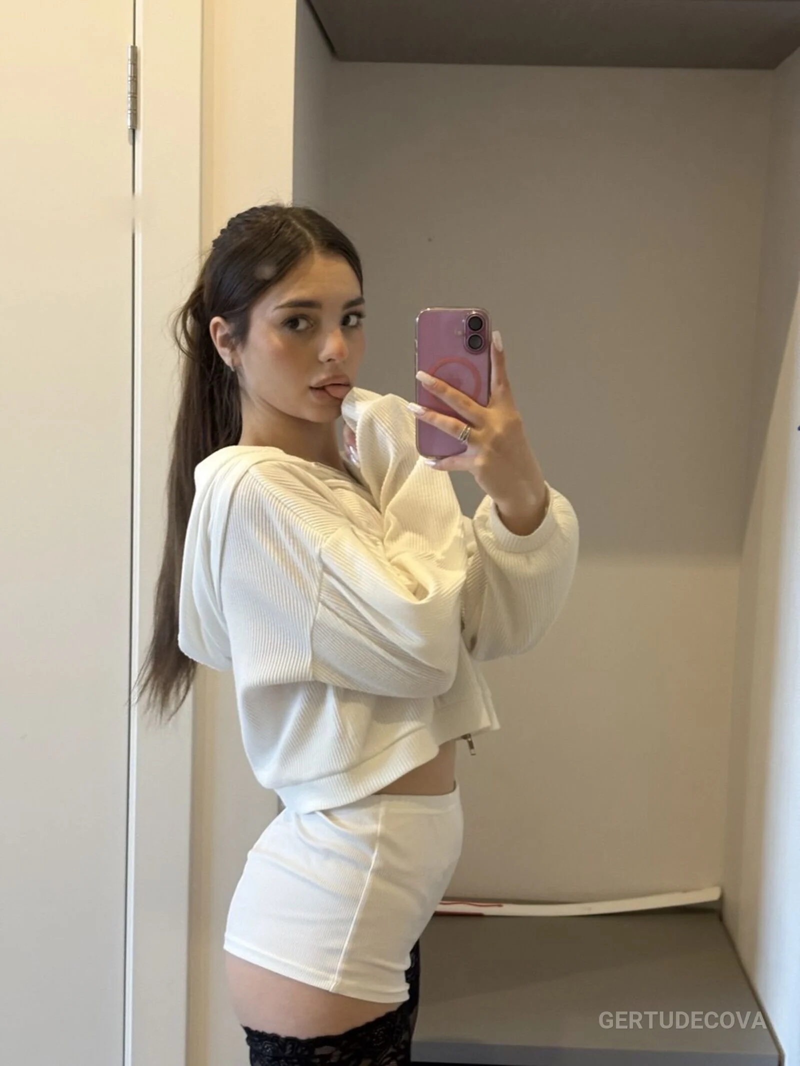 XXX Porn Photo of Nude LauraHansil 9