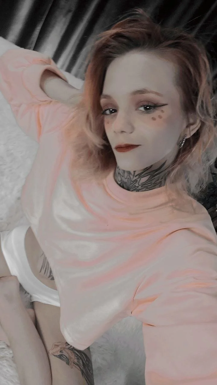 XXX Porn Photo of Nude ShadowEllie 24