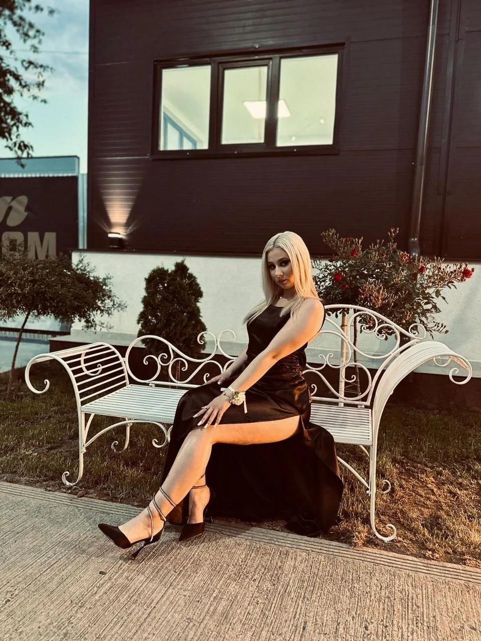XXX Porn Photo of Nude SuzzySweet18 3