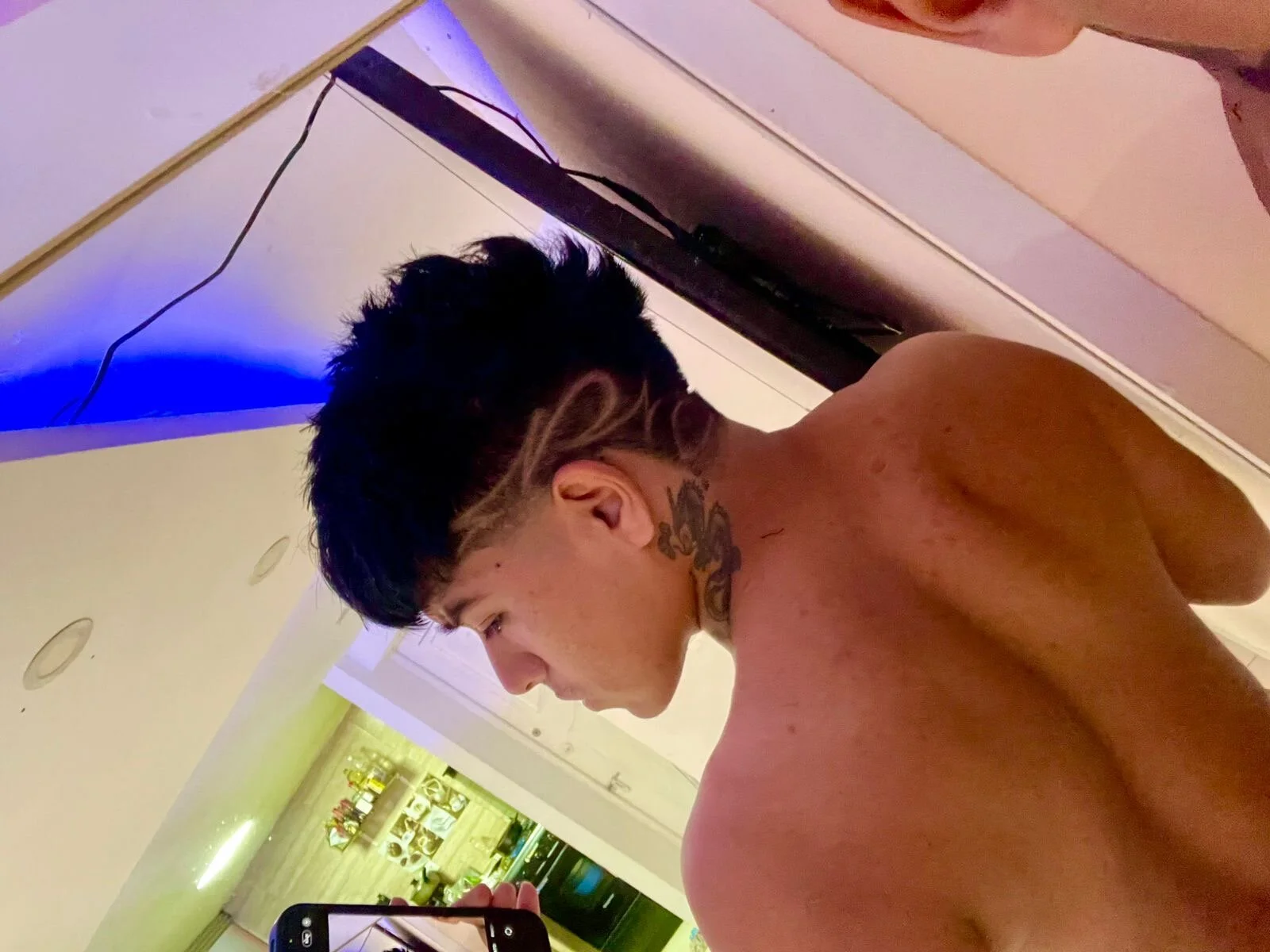XXX Porn Photo of Nude kiing_azahell 7