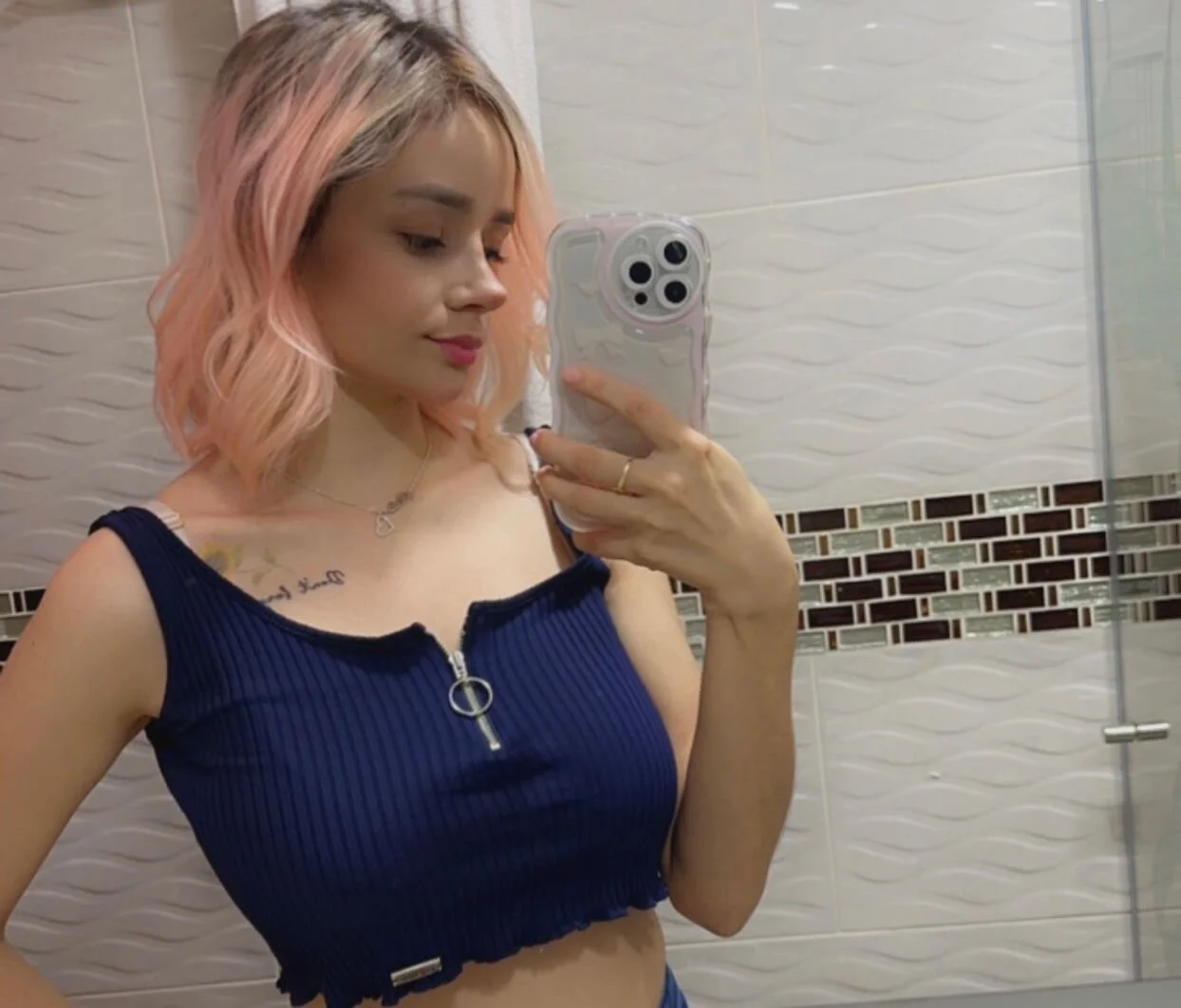 XXX Porn Photo of Nude bella_adams_ 22