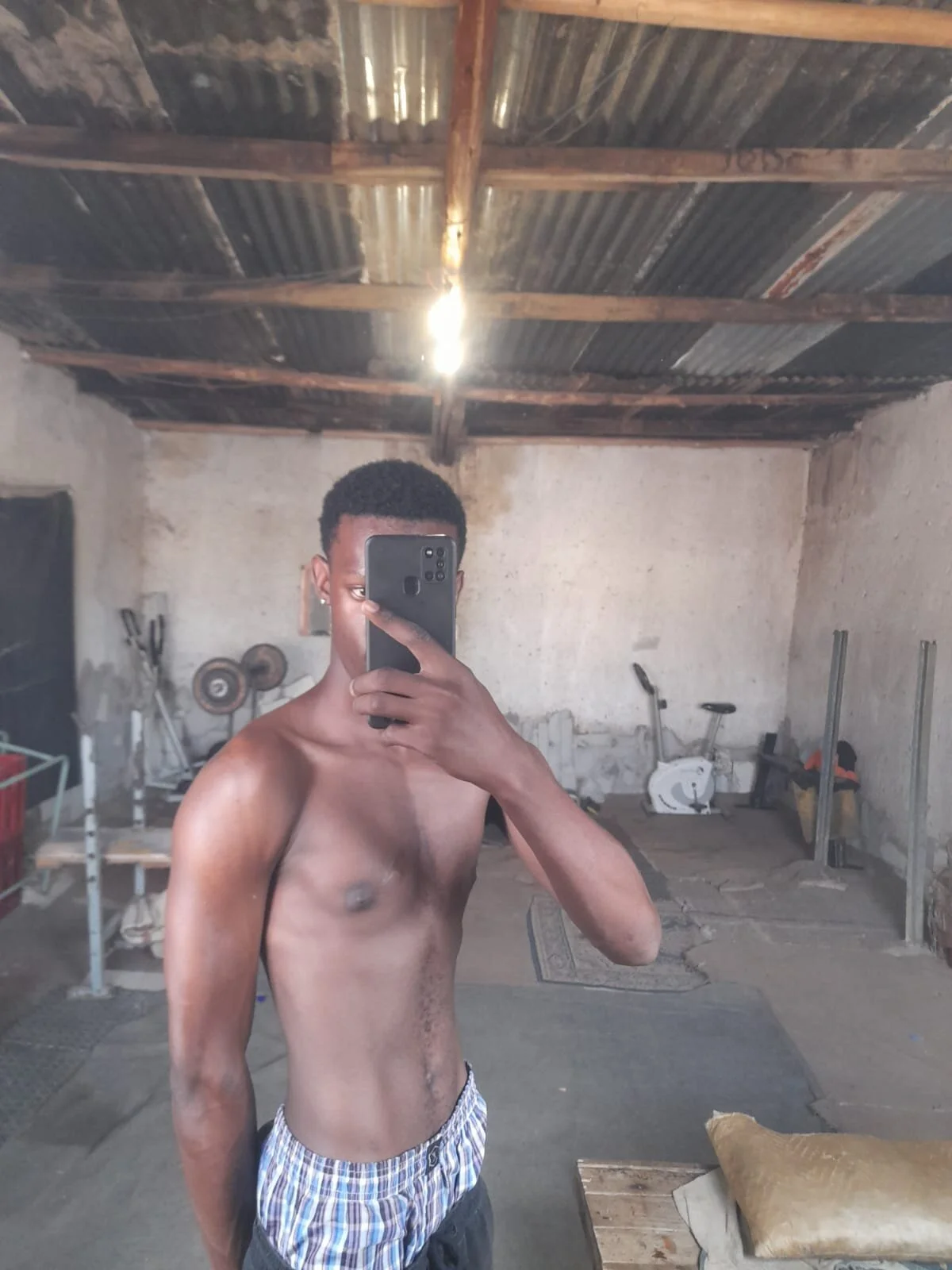 XXX Porn Photo of Nude king_kgosiey55 2