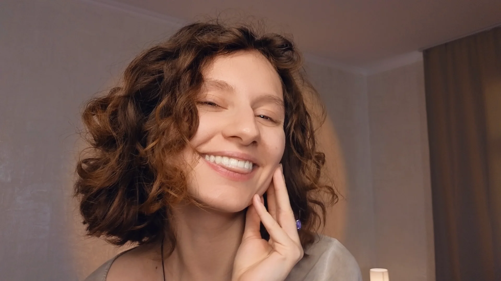 Leya_Curly