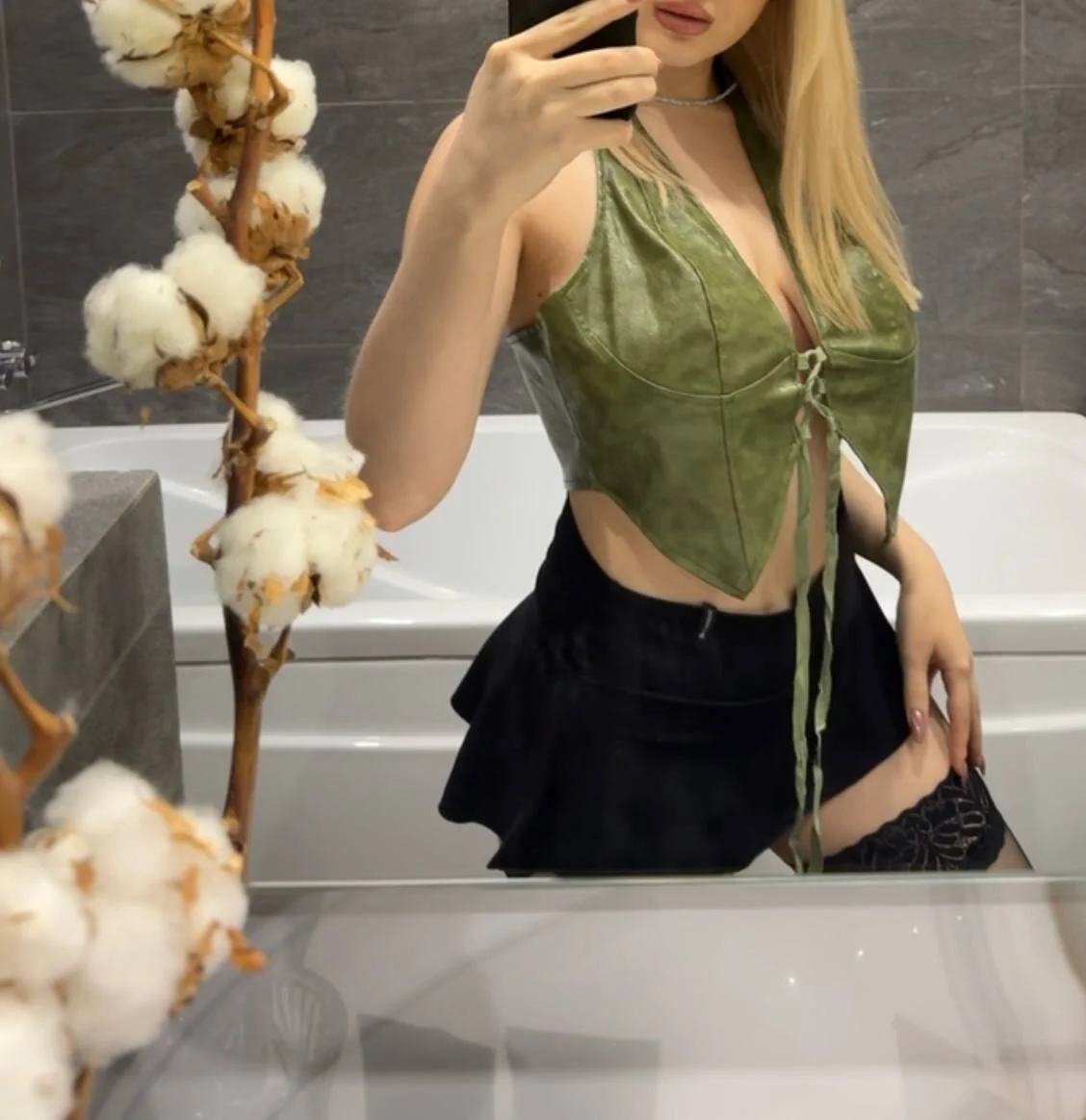 XXX Porn Photo of Nude OlliviaBr0wn 2