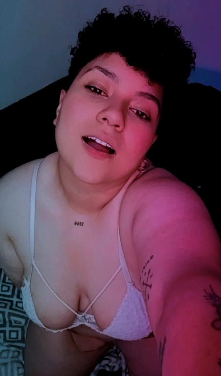 XXX Porn Photo of Nude curly_cam_queen69 7