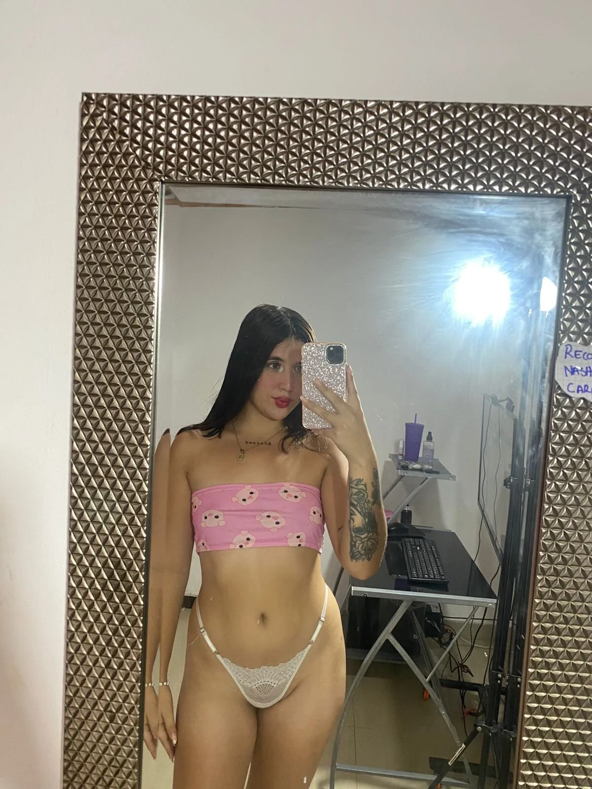 XXX Porn Photo of Nude Pinkg_Fox10 1