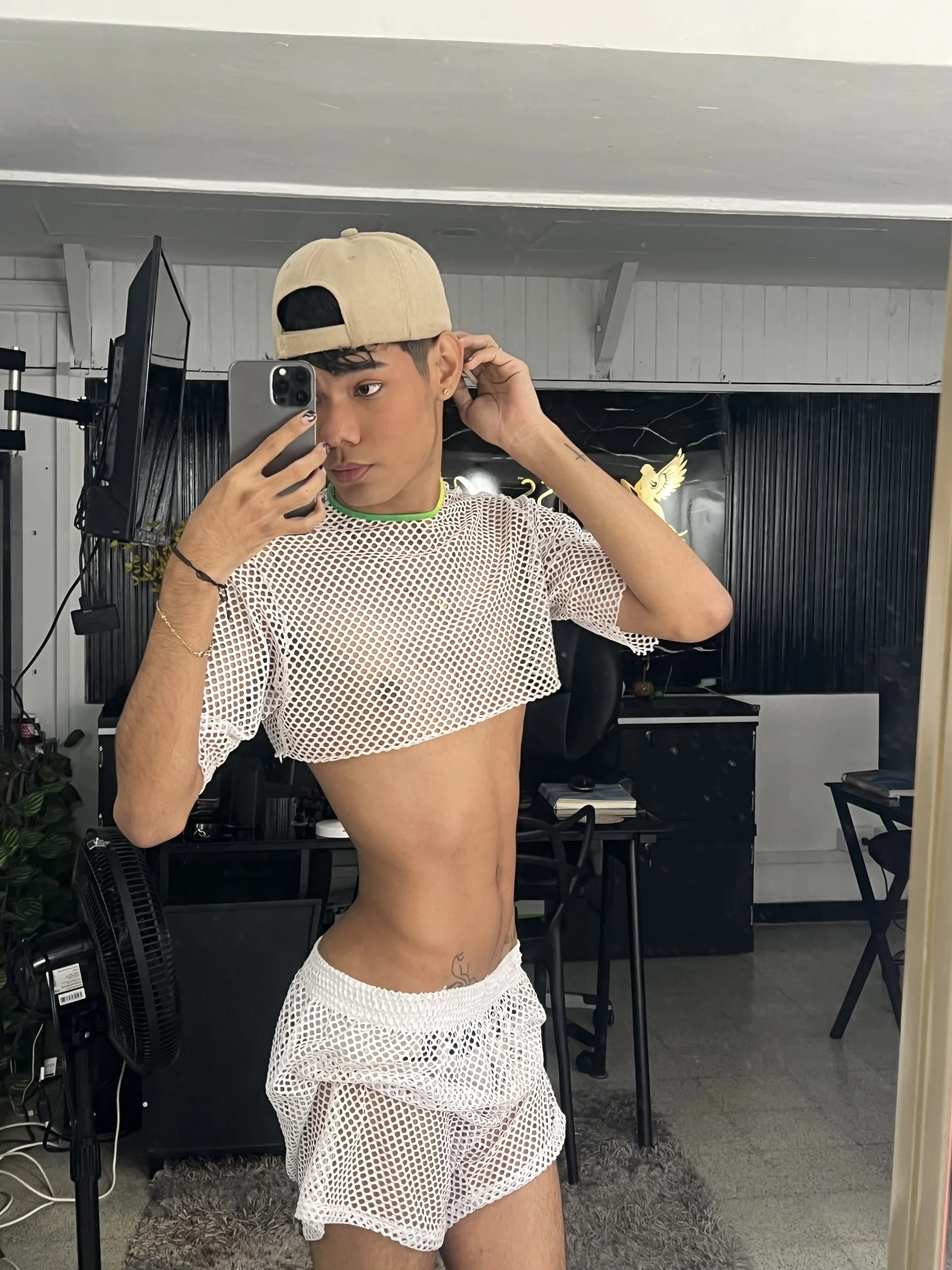 XXX Porn Photo of Nude im_zayn_ 1