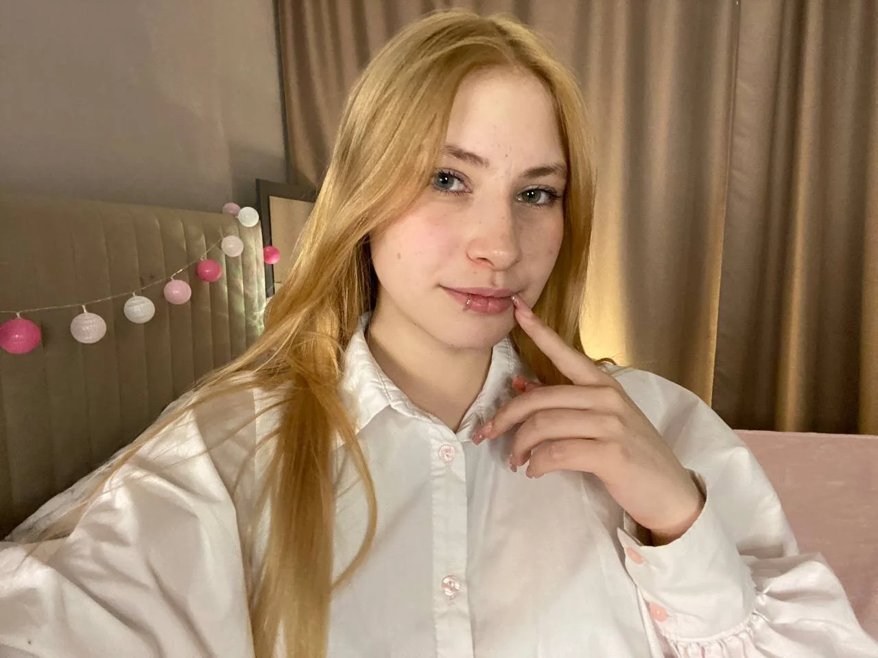 XXX Porn Photo of Nude YvetteEnyart 8