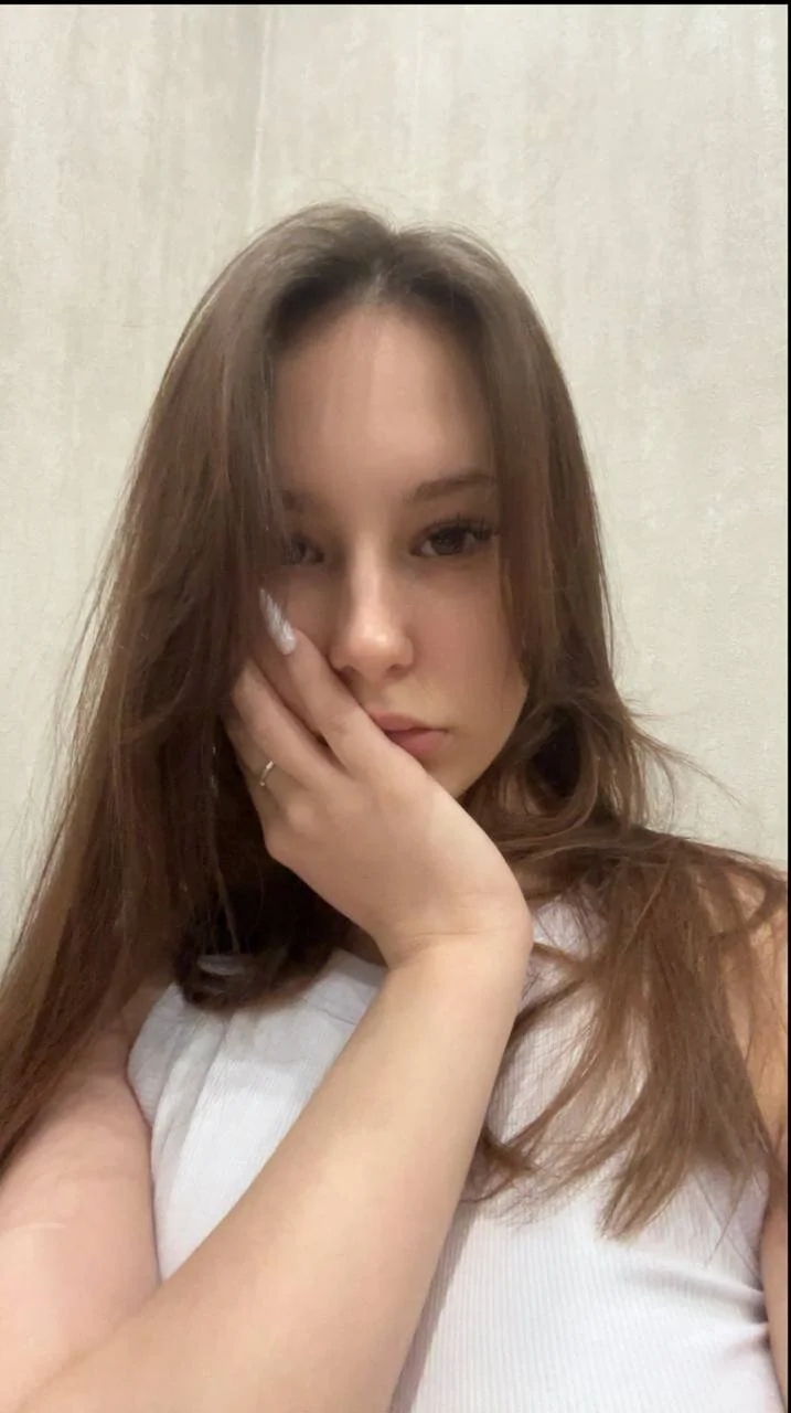 XXX Porn Photo of Nude emmelieflorence 14
