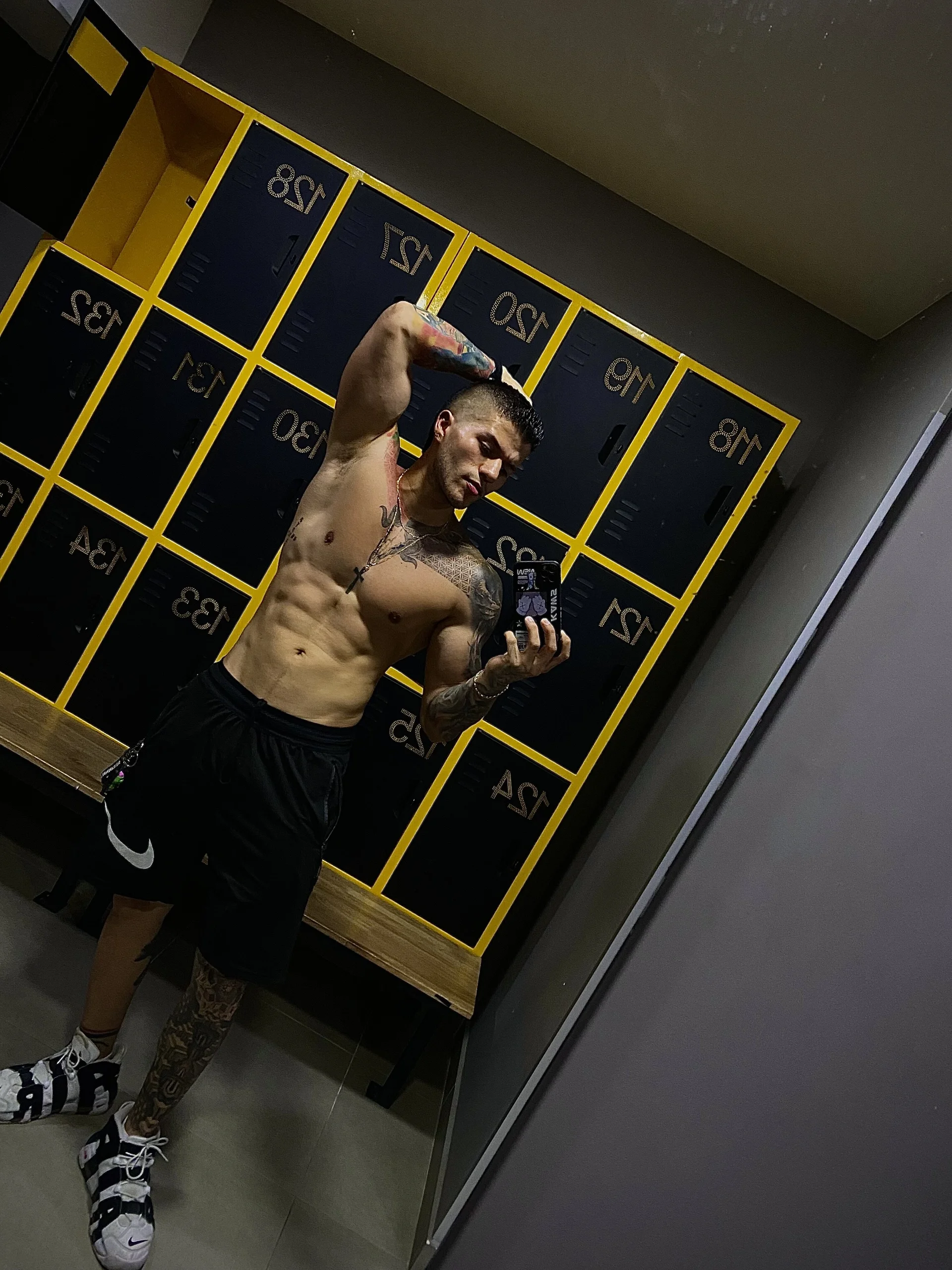 XXX Porn Photo of Nude Frank_Farrell 21