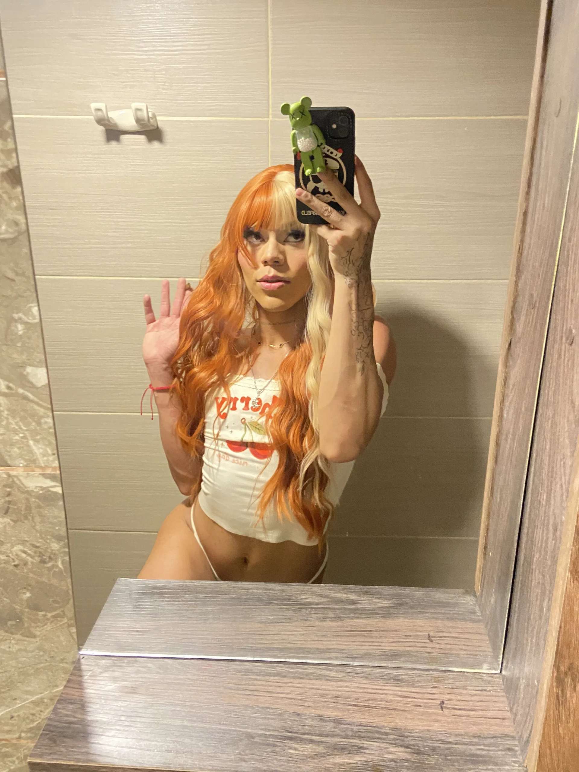 XXX Porn Photo of Nude badangelsuw 1