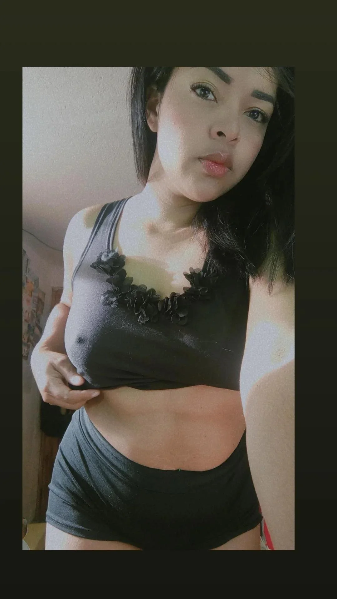 XXX Porn Photo of Nude Babyfull_lips 2