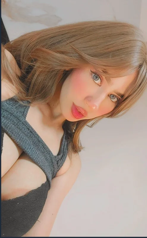 XXX Porn Photo of Nude madeliin_clerk 3