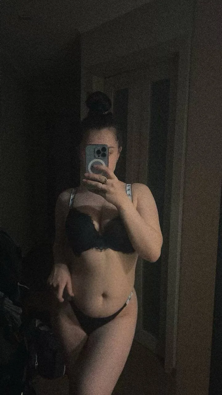 XXX Porn Photo of Nude Velliaa 6