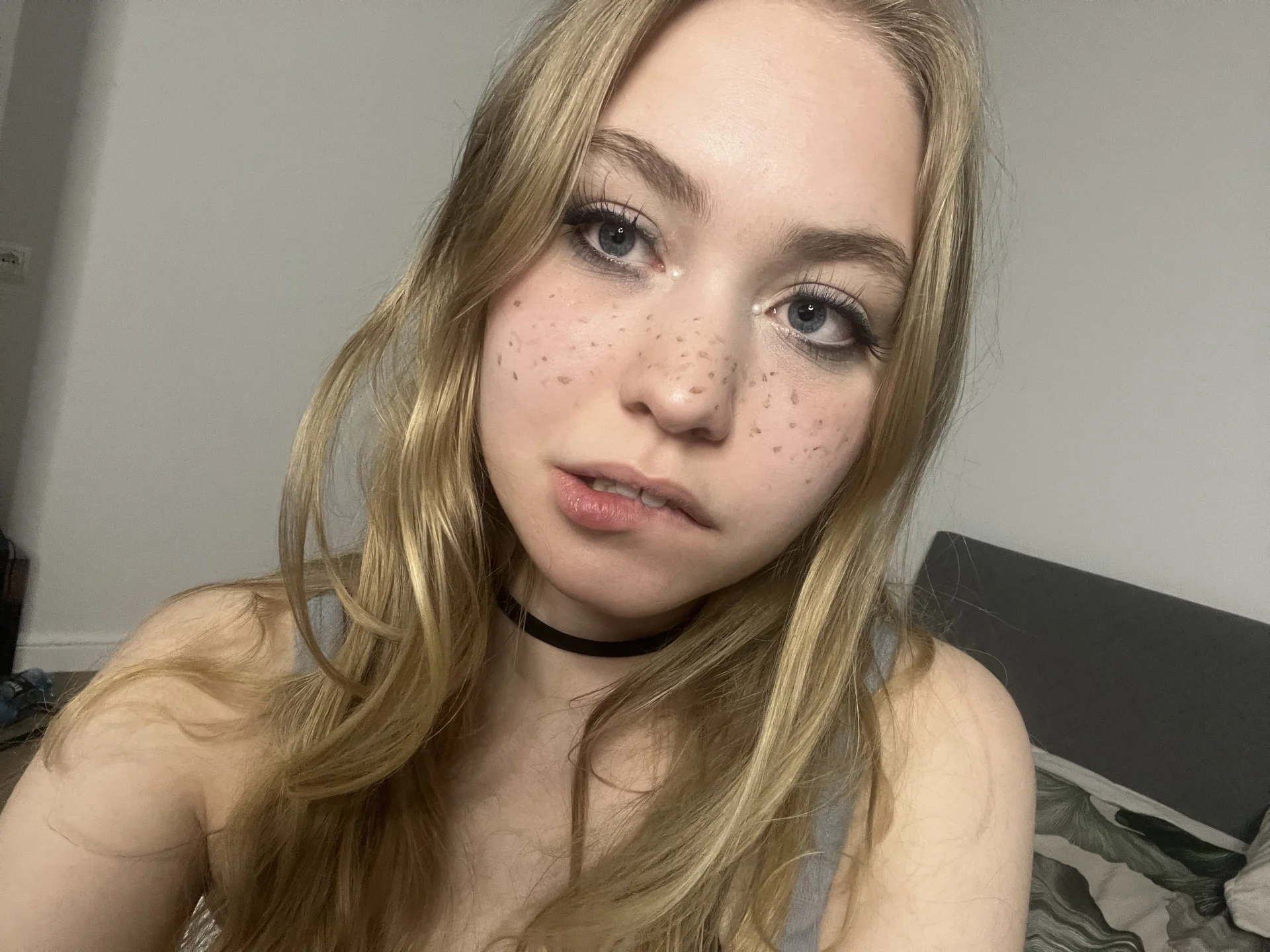 XXX Porn Photo of Nude AmazovaAny 14