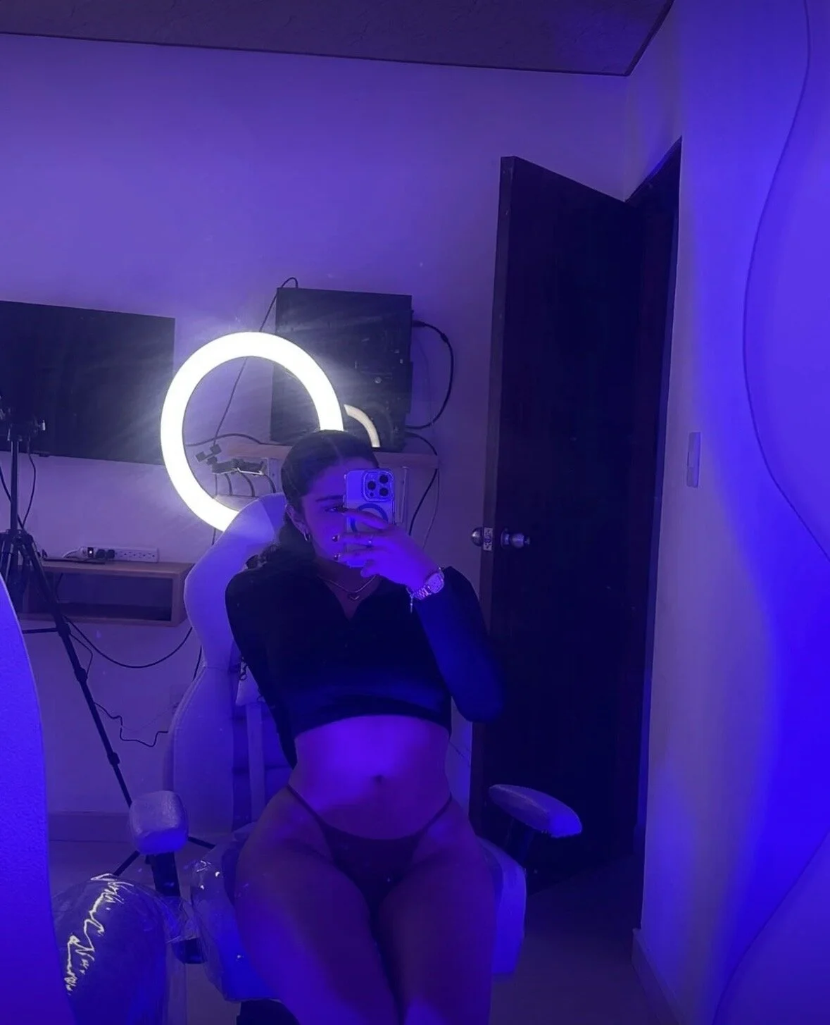 XXX Porn Photo of Nude april_smiith1 9