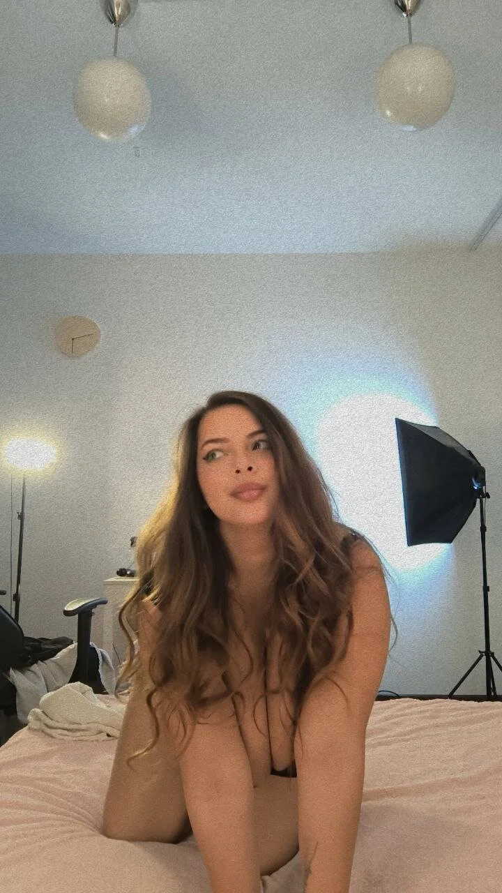XXX Porn Photo of Nude Isit_Maya 3