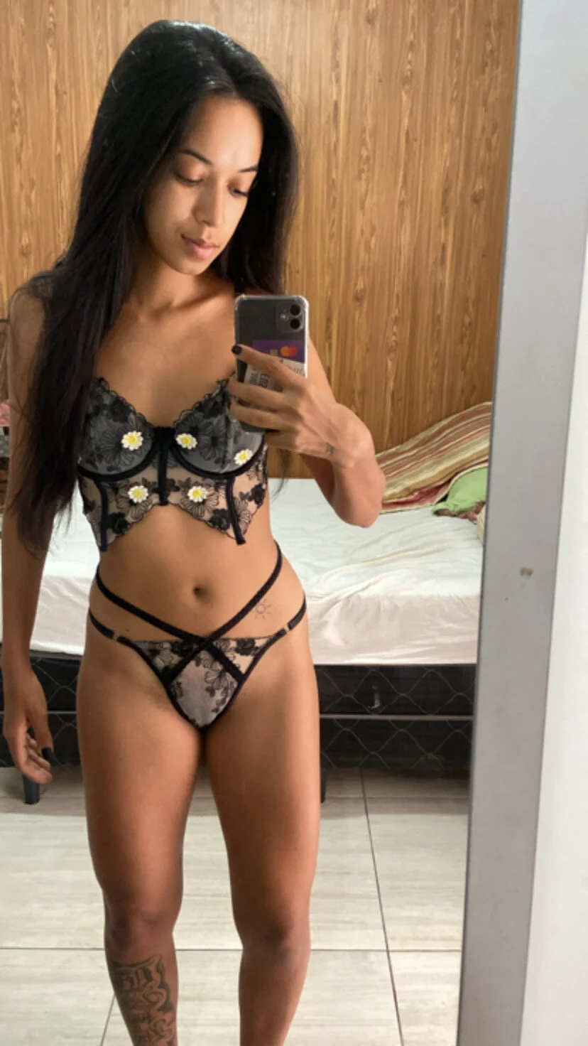 XXX Porn Photo of Nude Vivian_lima 1