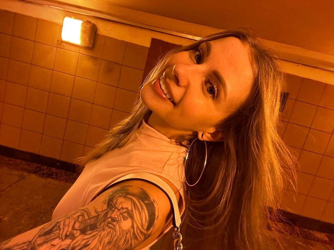 XXX Porn Photo of Nude Vikki_Cheese 3