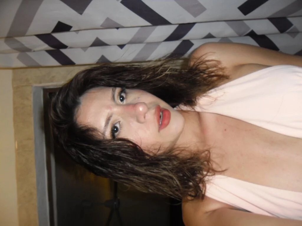 XXX Porn Photo of Nude bombomcherry6 3