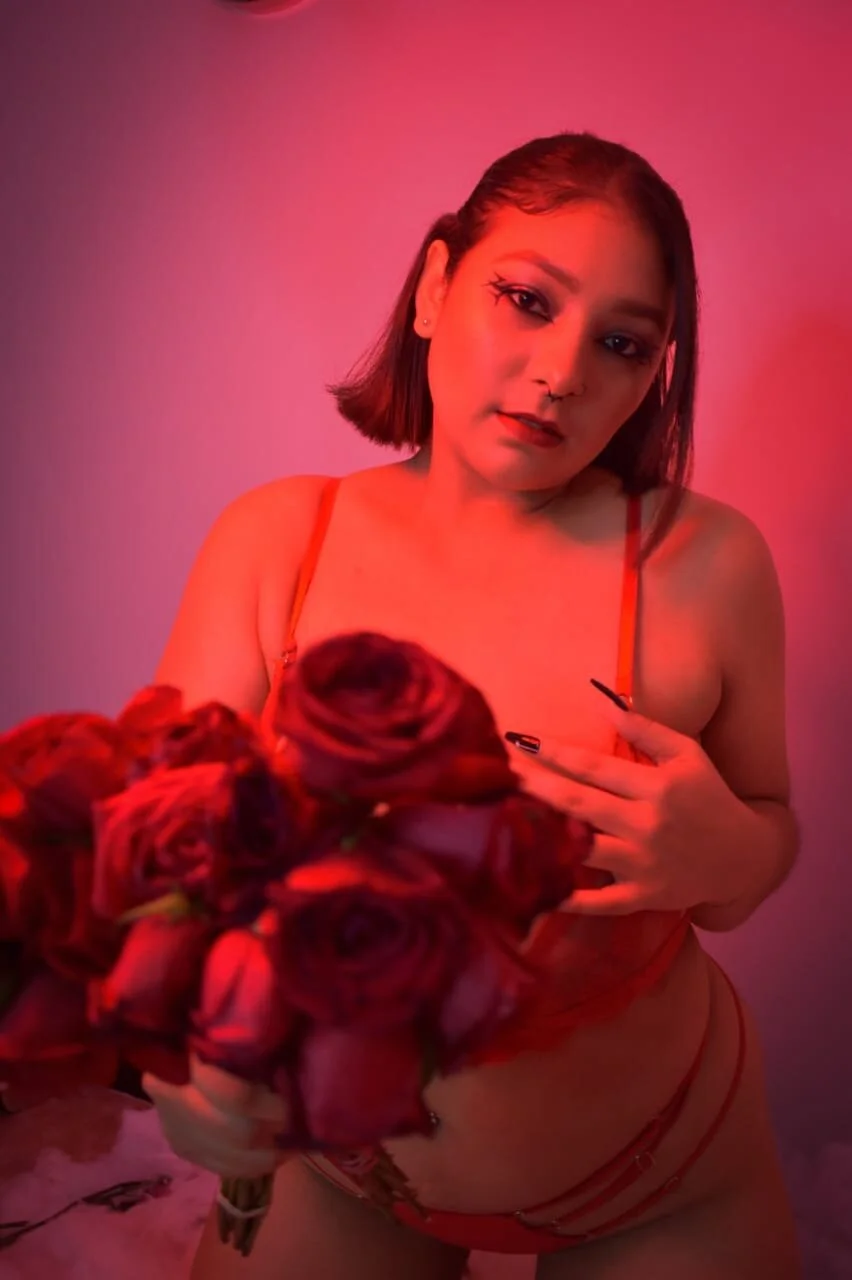 XXX Porn Photo of Nude Rose_Blossom 2