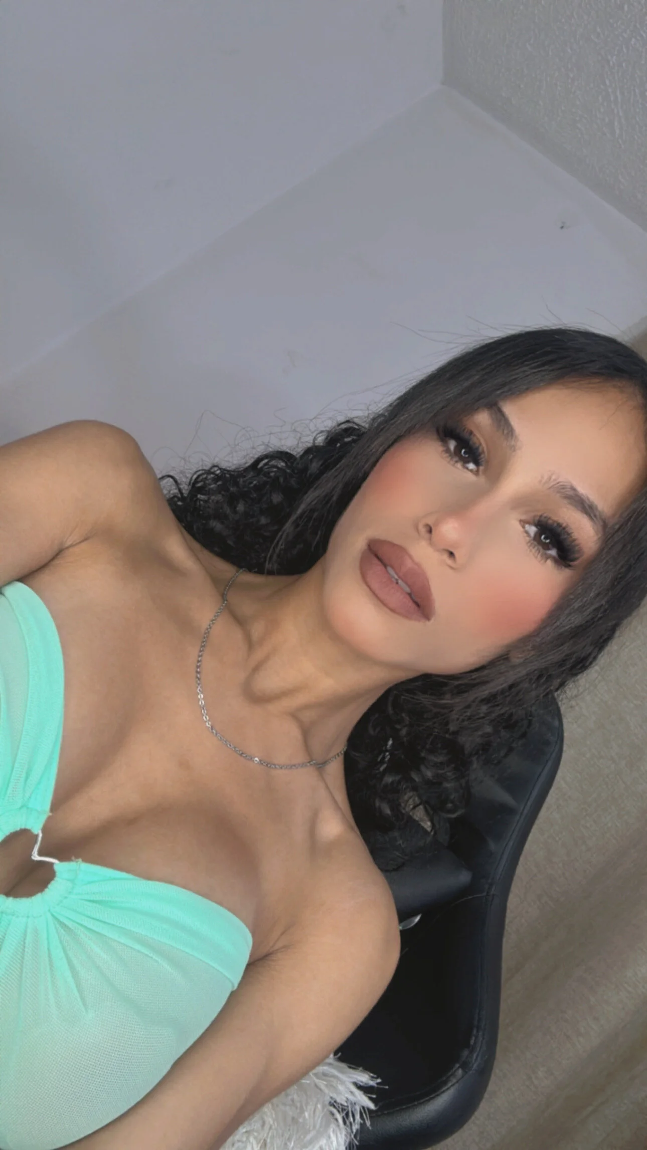 XXX Porn Photo of Nude Miaa_love6969 28
