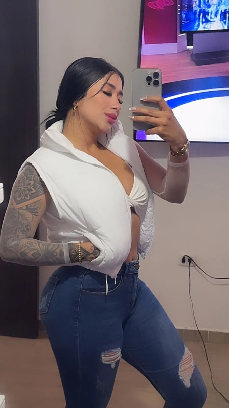 XXX Porn Photo of Nude kiim_taaylor 61