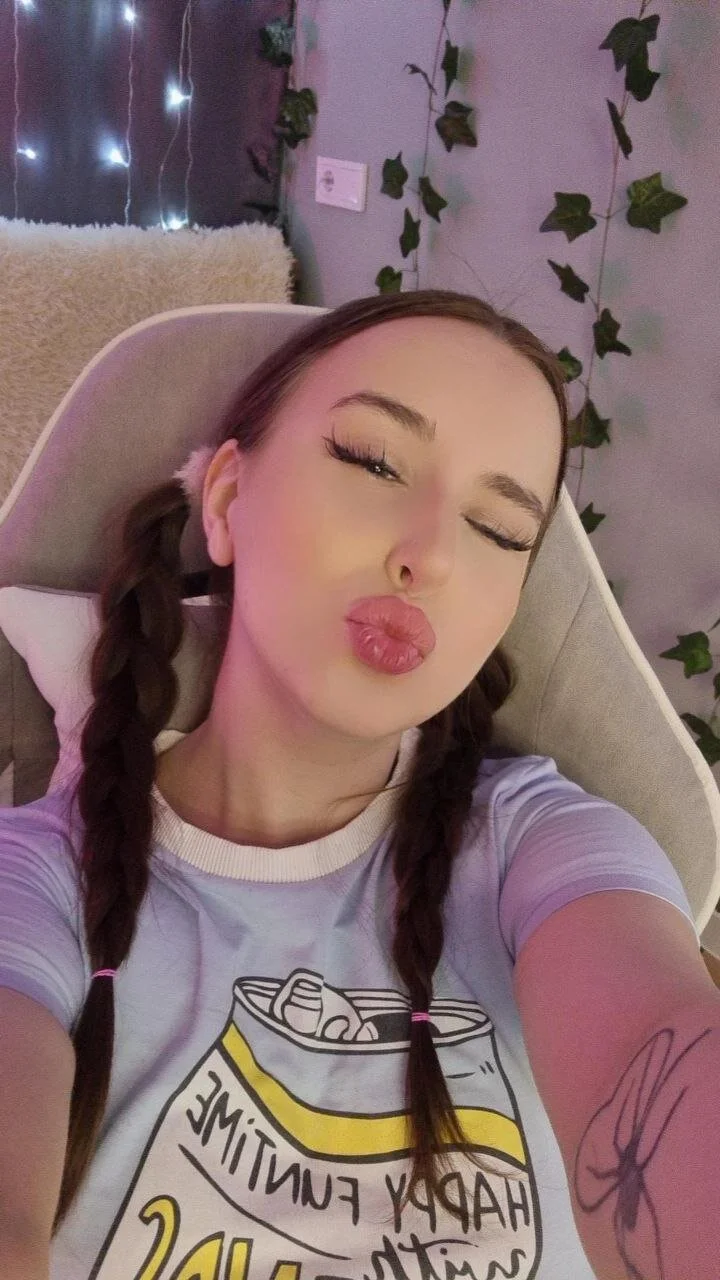 XXX Porn Photo of Nude candyXcarrie 2