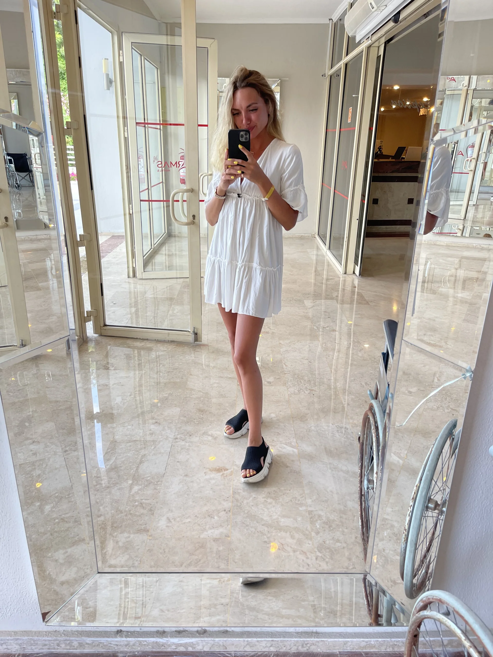 XXX Porn Photo of Nude AngelinaMoore 1