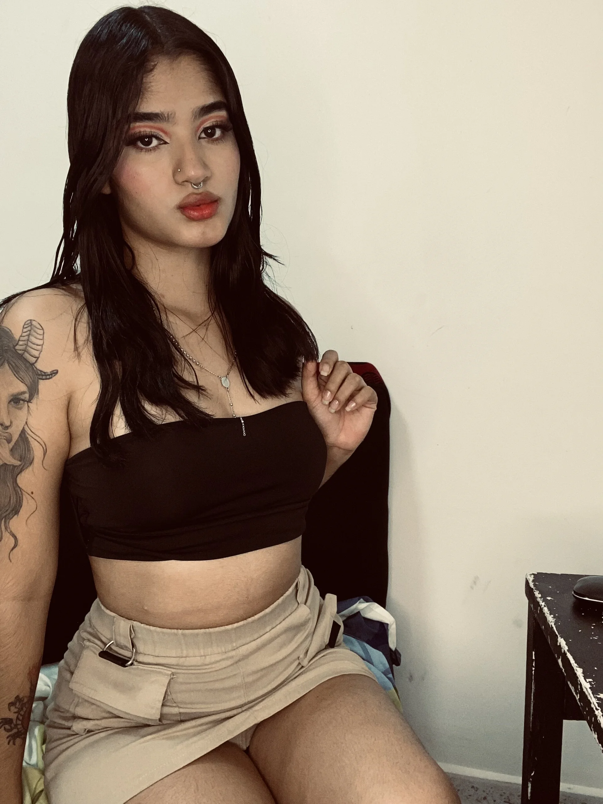 XXX Porn Photo of Nude charlotte_9999 23