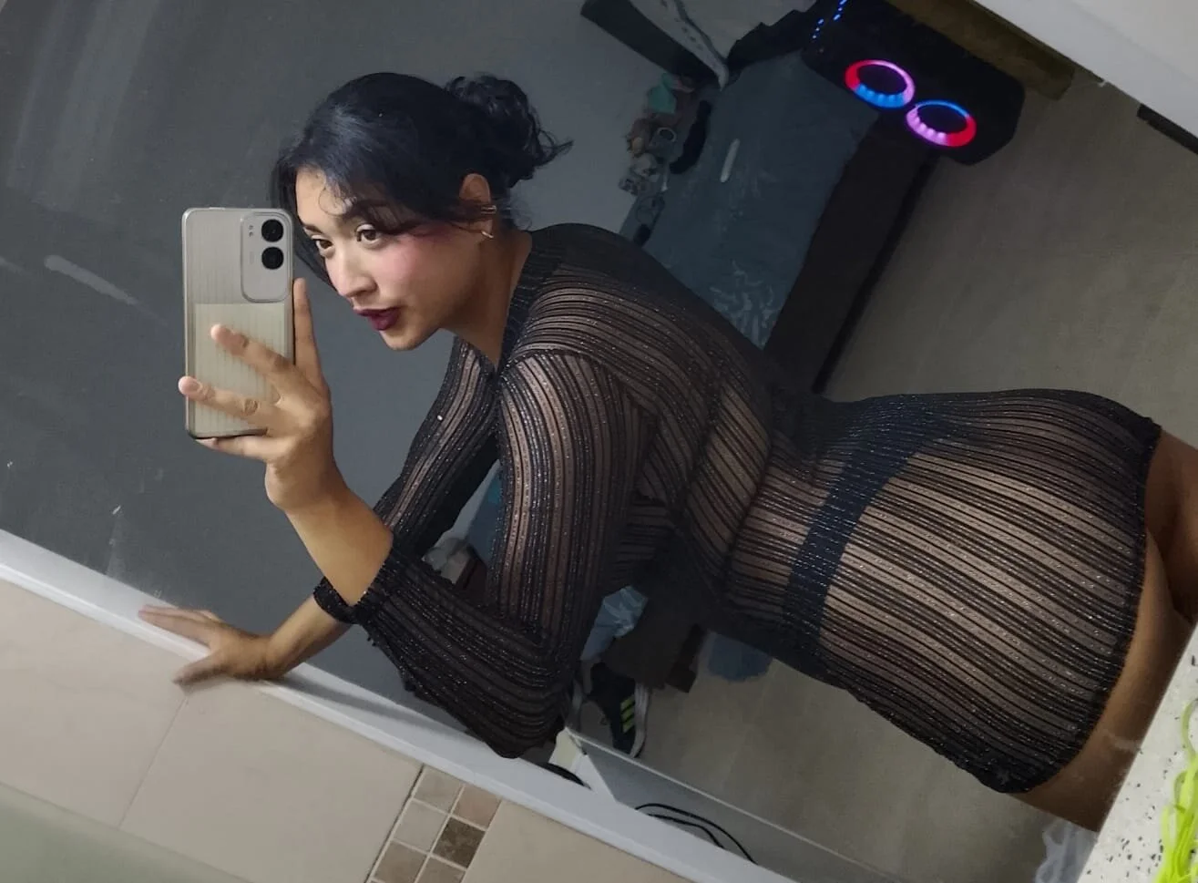 XXX Porn Photo of Nude ema_saeenz 2