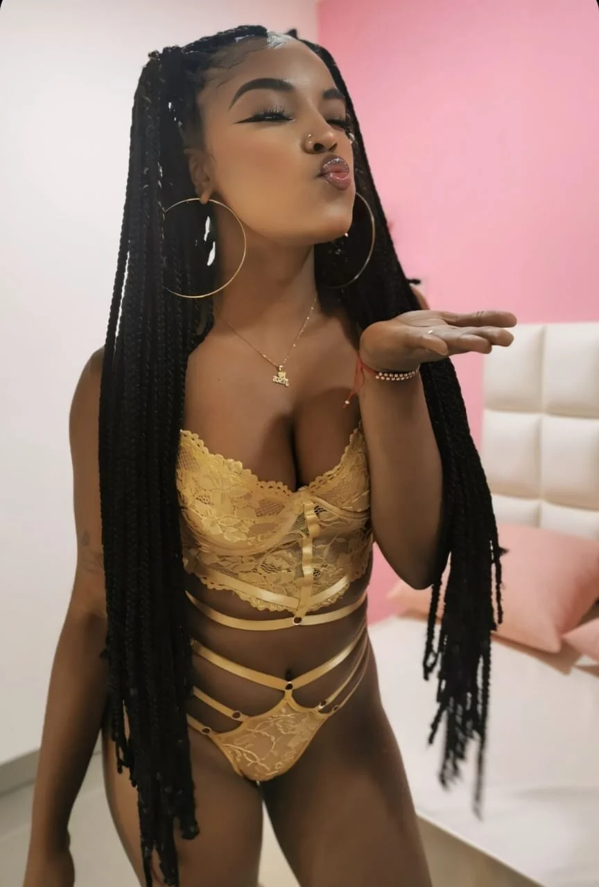 XXX Porn Photo of Nude malu_horny_69 24