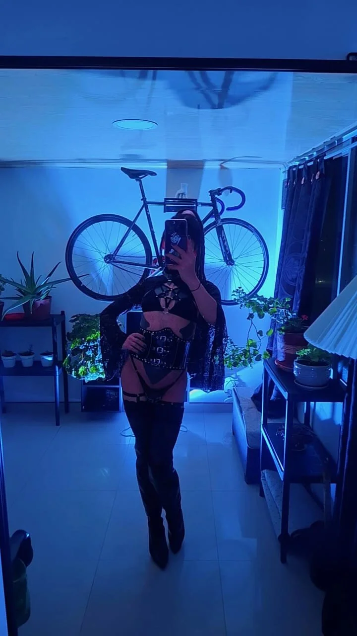 XXX Porn Photo of Nude Mia_Goth 4