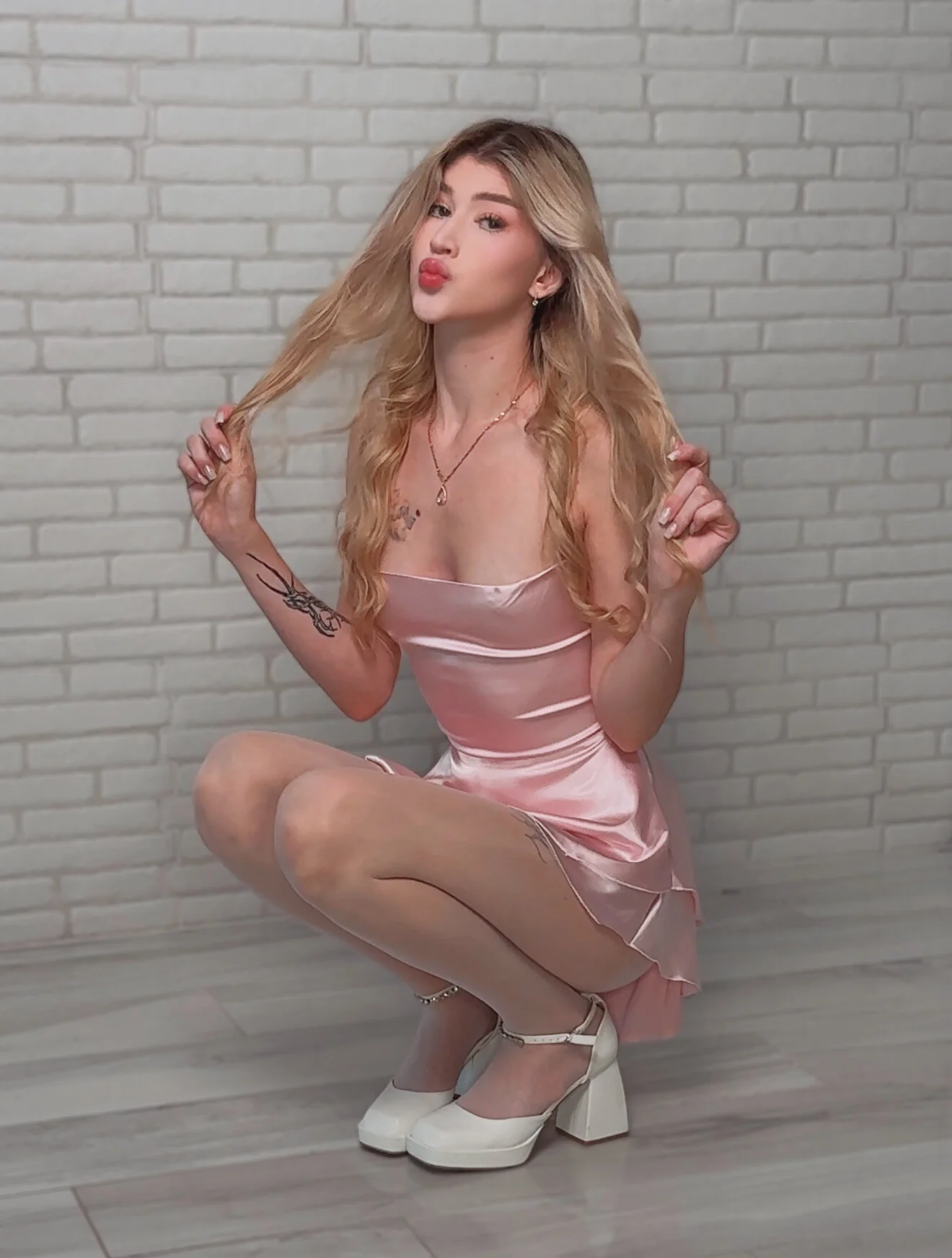 XXX Porn Photo of Nude KissYourTessa 23