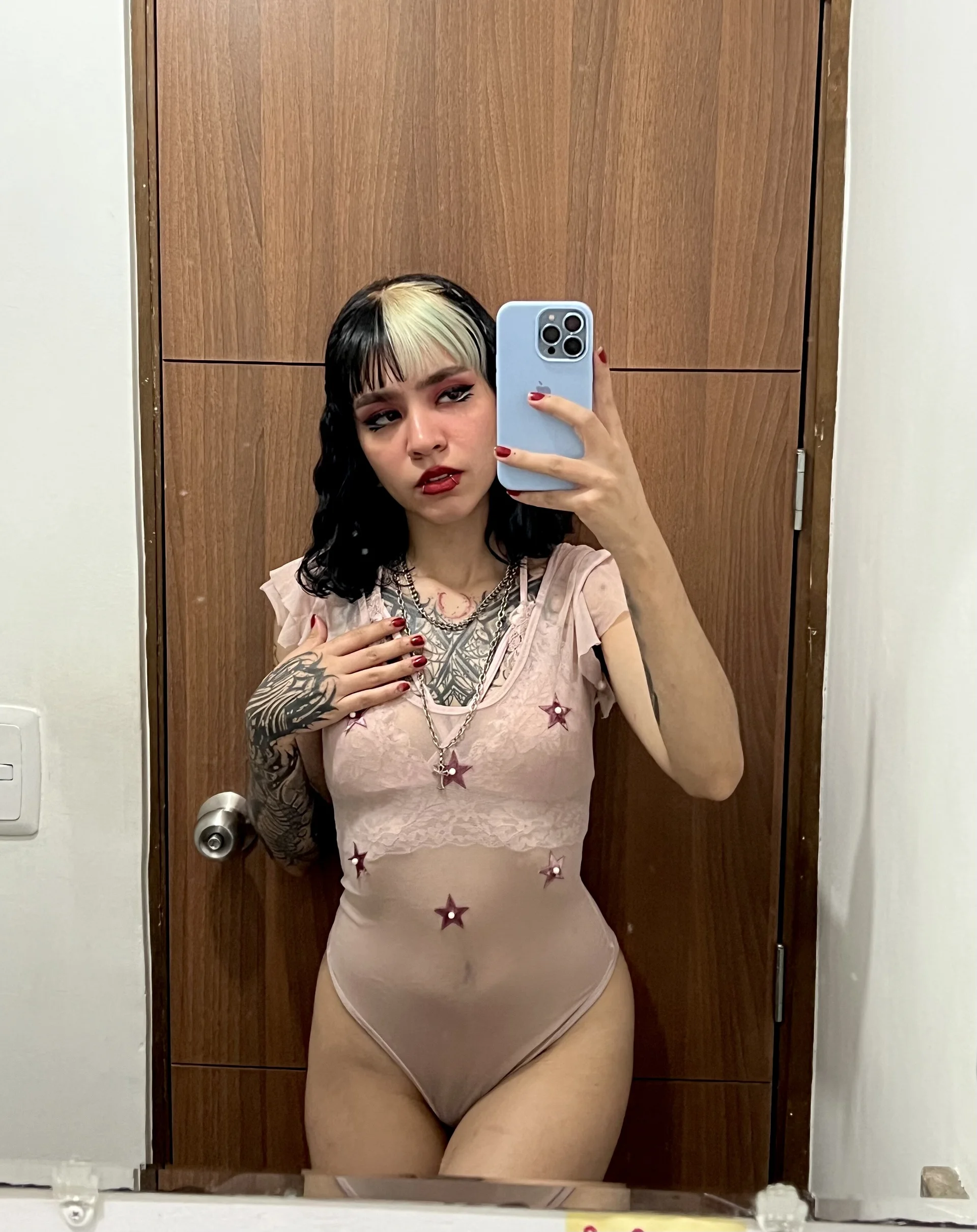 XXX Porn Photo of Nude Badxbitch23 3