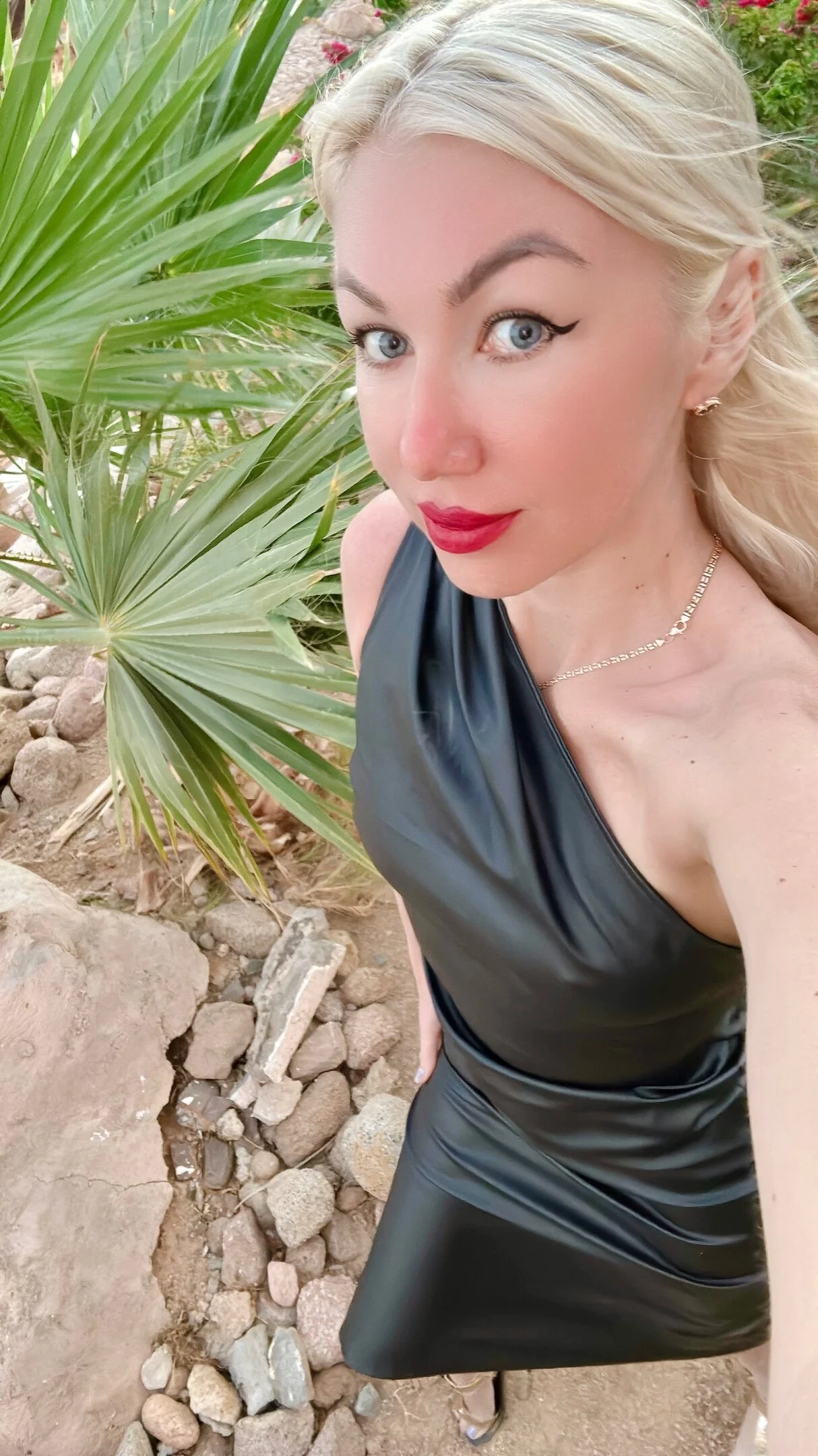 XXX Porn Photo of Nude Karma_S_U_T_R_A 16